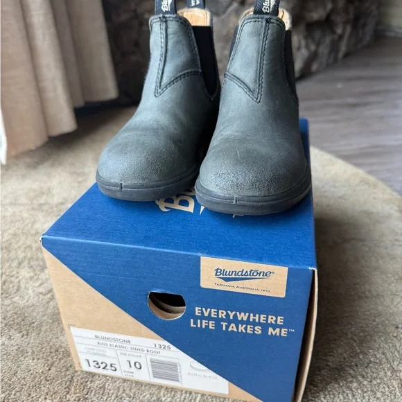 BLUNDSTONE Kids - Rustic Black - Chelsea Boots - 1325 

Size 11 US / 10 AU - Picture 4 of 8